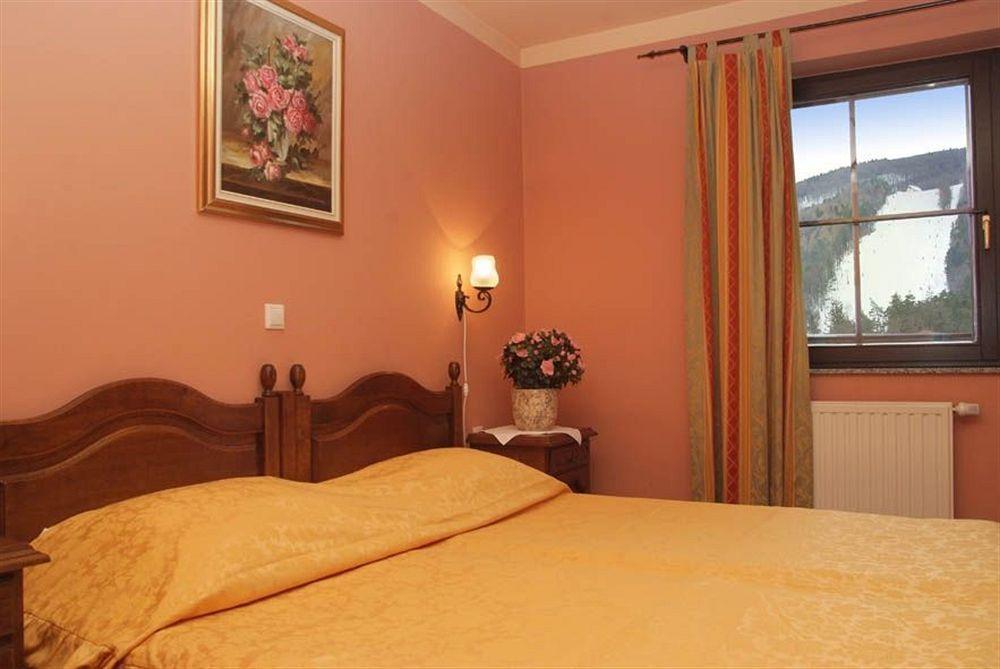 Garni Hotel Terano Marburgo Esterno foto
