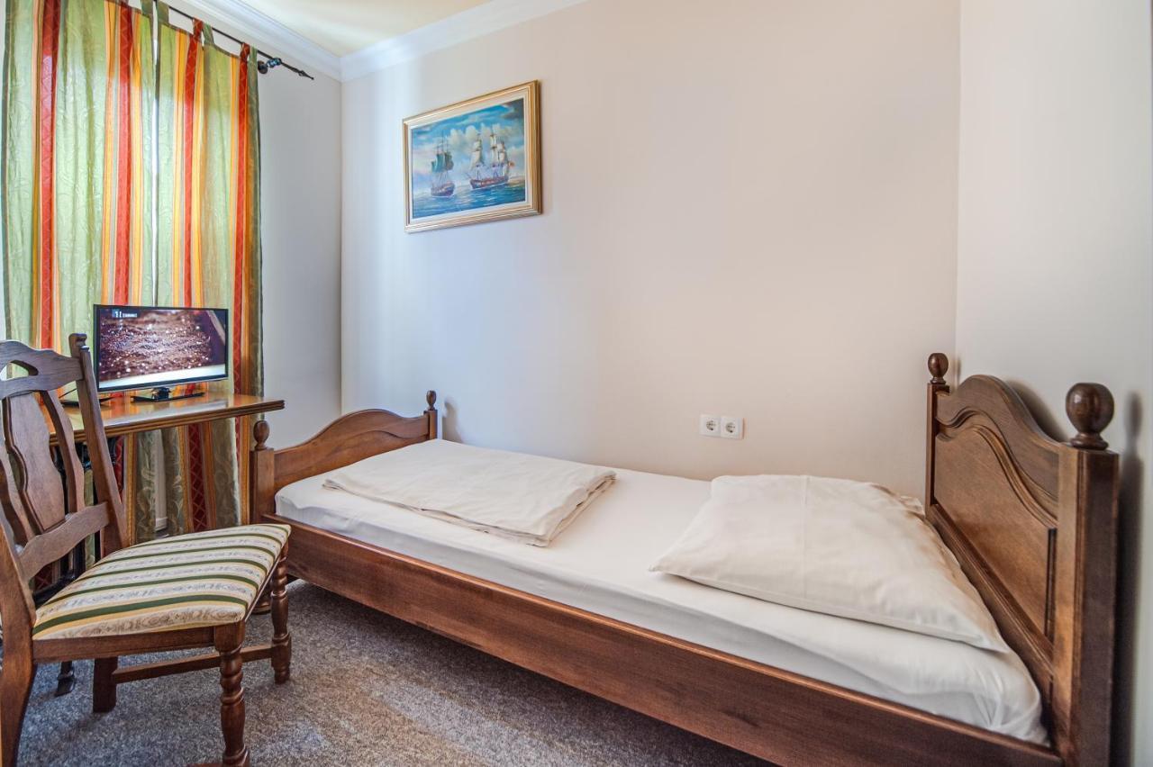 Garni Hotel Terano Marburgo Esterno foto