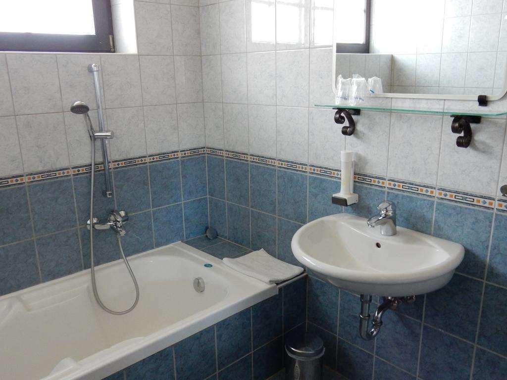 Garni Hotel Terano Marburgo Camera foto